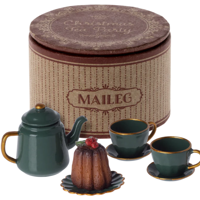 Miniature tea set with teapot, cups, and cake in a decorative box labeled 'MAILEG'.