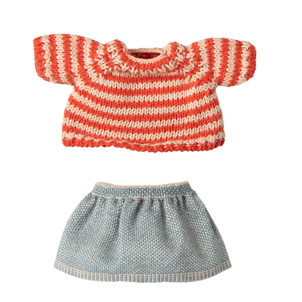 Knitted Sweater and Skirt | Big Sister Mouse