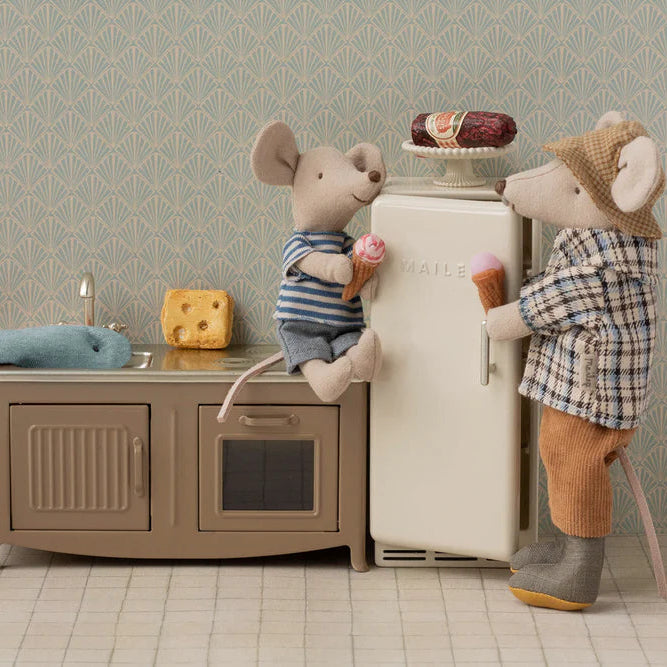 Metal Fridge | Mouse