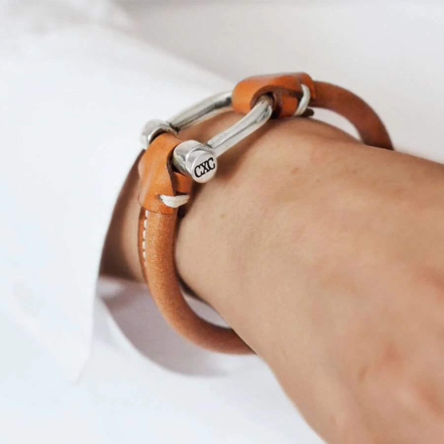 Silver Plated Clasp Leather Bracelet