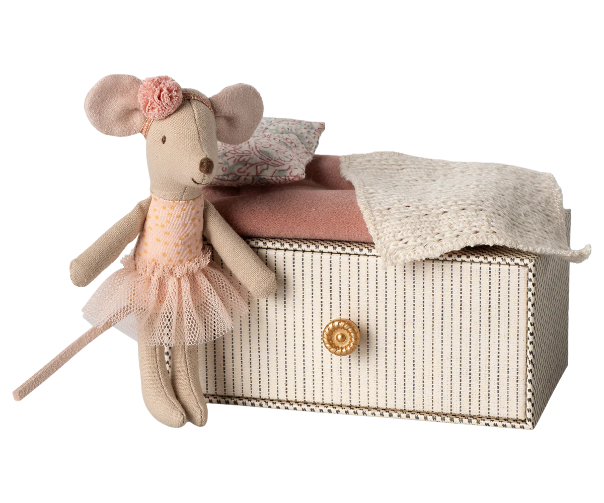 Dancing Mouse in Daybed | Little Sister